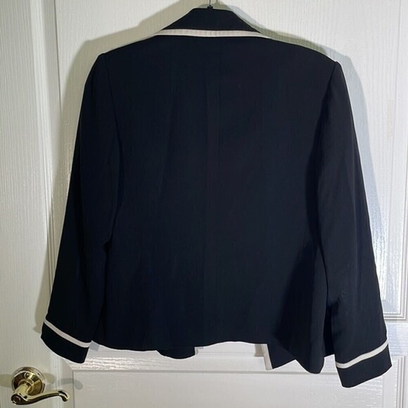 Talbots Classic Button-Up Blazer Petites Woman’s Size 4 Long Sleeve - Picture 10 of 12